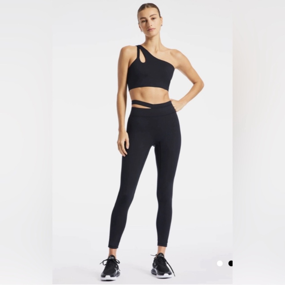 NWT Bandier Aria Asymmetric Waist Black Leggings